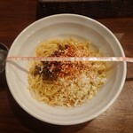 Ryuu Ei - 汁なし担々麺_700円　丼の直径20cm