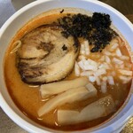 Menya Shingen - 赤辛背脂味噌らぁ麺
