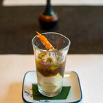 日本料理 梅林 - 2023.8 水雲（車海老、もずく、湯葉豆腐、黄トマト、蓮根、花穂）