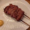 鳥茂 - まずはカシラ(塩)から。焼き具合バッチリだがタレ焼き指定したほが良かったかな。