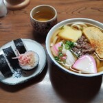 かね良 - かやくうどん、巻寿司半分