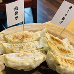 よいち餃子大王 - 締めはこの2品。何も付けずにそのまま頂きました。