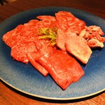 Akabane Yuusei - タン食べ比べ、カルビ
