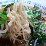 龍苑 - 麺は普通に美味しい