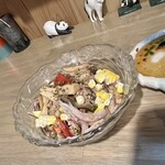 Tsukino Hinata - ひき肉とキノコのサラダ(タイ風味)