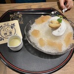 SNOOPY茶屋 伊勢店 - 桃ミルクかき氷