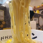 パパパパパイン - パイナップル塩ラーメン920円麺アップ