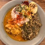 Kitchen and CURRY - あいがけ2種盛り