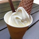 グランドフードホール - 牛乳は北海道の「オカダファーム」のもので、コーンは「BABBI」のものなんだそうです。