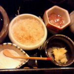 Akasaka Anan - できたて豆腐の薬味
