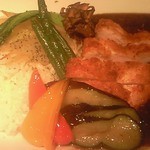 マイヅルカレー - カレー。野菜、カツトッピング\700。本当にこの値段でいいの！？という絶品