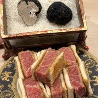 奥 - 