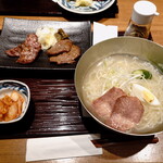 Gyuutan To Wagyuu Yaki Aoba - こちらが”盛岡冷麺と牛たんと牛カルビセット”の”牛たんを特上に変更”したセットです。