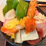 Kaisen Tei Takahashi - 海鮮丼のアップ