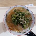 神来 - 麺かためのネギ多めで胡椒振ってます。