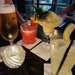 Soul Bar＆Lounge The Beach - 場所が変わると必ずビールバックする友人は3軒目も
                      生ビールでスタートです。