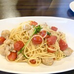 Pittsueria Baru Kakutasu Doro - サルシッチャとアイコ（プチトマト）のペペロンチーノ　スパゲッティ