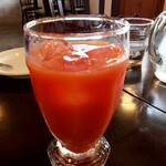 ピッツェリア ゼータ ドゥエ - レッドオレンジジュースはパッと見トマトジュースみたい