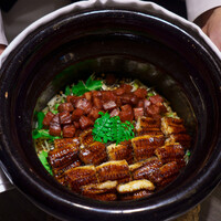 USHIGORO S. SHINJUKU - 鰻と厳選部位（ヒレ）の土鍋ご飯