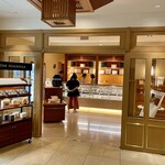 The Peninsula Boutique & Café - 店舗外観