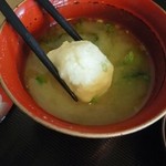 平野鮮魚 - お味噌汁には白身のつみれ入りでした♪