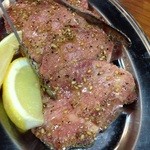 大阪焼肉・ホルモン ふたご - 厚切り上タン塩