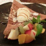 クレープリー・アルション - 9/29　再び　たぬき　（フルーツトッピングサービス）