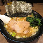 Mentatsu Umaya - らーめん(並盛) 790円