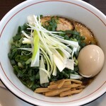 らぁ麺 団欒 - 地鶏(醤油)ラーメン¥750、味玉¥100、ネギ増し¥100