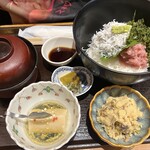 お料理 とみやま - ねぎとろ、釜揚げしらすの二食丼御膳