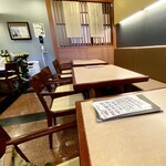Teuchi Soba Kojima - テーブル席、カウンター、個室も一つあり