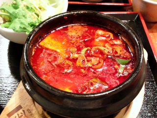 草の花 新橋本店 - 辛さを増さなくても結構辛い