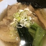 らーめん入間 - 麺は中太麺