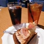 RISE ON CAFE - セットのアイスコーヒーとアイスティーとBセットでチョイスしたいちじくタルト