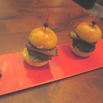 ピエール - アディーでいただける、遊び心たっぷりの小さなハンバーガーは、ピエール製？？