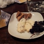 ゴルゴンゾーラ・ドルチェとデットポニークラブ