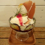 ニコラ - 今月のパフェ（ぶどう）