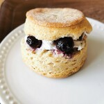 ローゼンブルク - ブルーベリージャムとマスカルポーネのスコーン