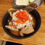 居酒屋 ちょい呑み まる大本舗 錦糸町店 - もつ煮込み(440円)