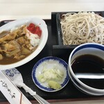 さか本 - もりそばとミニカレーライス（700円）