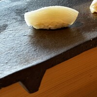 鮨裕 - 関東でダルマイカと呼ばれている剣先烏賊、季節により呼び方が変わるそう。柔らかく美味でした。