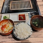 焼肉 六甲園 - ご飯大盛り無料（羽釜炊き