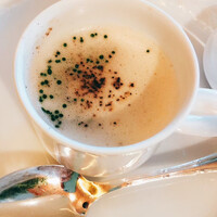 クイーン・アリス 横浜店 - キノコのスープカプチーノ仕立て
