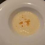 ベルエキップ - トウモロコシの旨味、甘さを
      じんわりと感じる美味しい味わい
      上のフライドオニオンが香ばしくて良い味わい♪