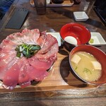 海鮮丼てんや - 4色海鮮丼850円、大盛+100円　生卵トッピング50円