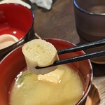 海鮮丼てんや - 味噌汁の具、ふ