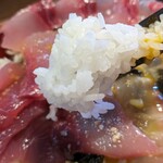 海鮮丼てんや - 酢飯ではなく白米