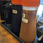 海鮮丼てんや - 胡麻ダレと刺し身醤油タレ