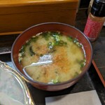 吉ひろ - 味噌汁に一味唐辛子を振りかけて…何故か味噌汁はピンボケしてしまう…