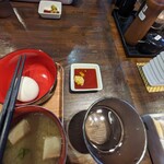 海鮮丼てんや - 刺し身醤油もスタンバイ
